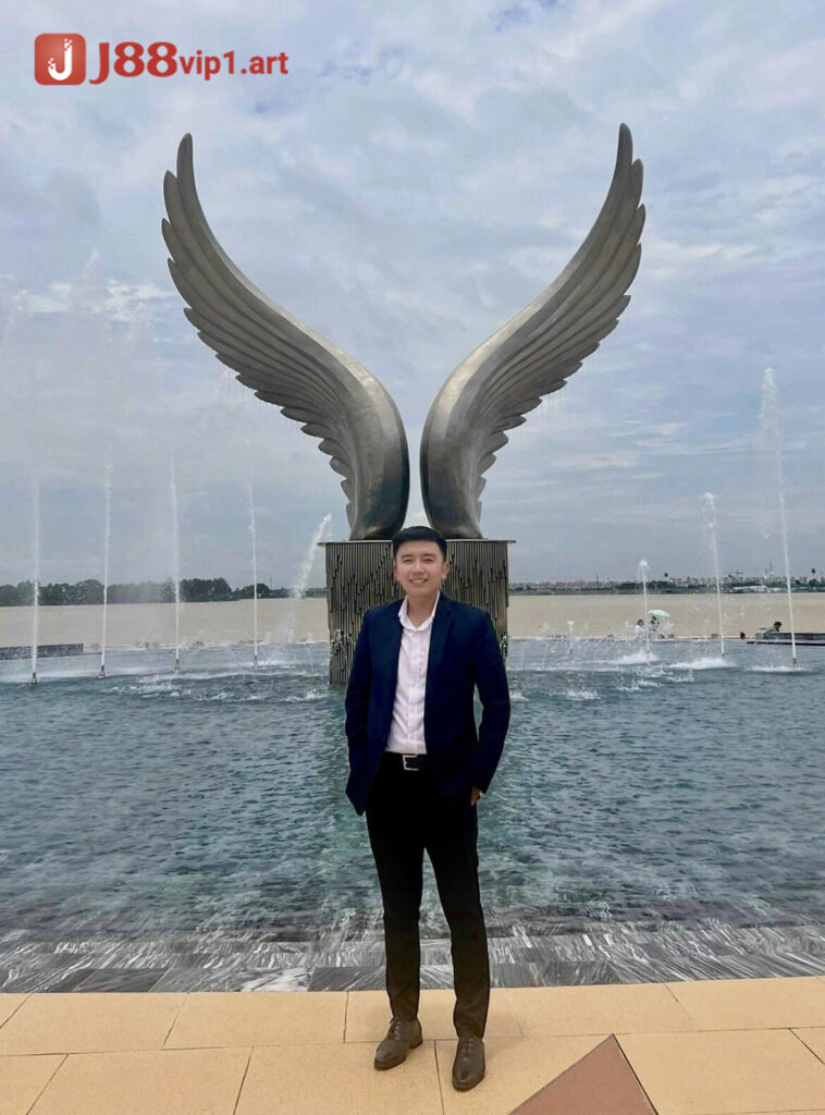 CEO Hoàng Hưng Đôi Nét Thông Tin Cơ Bản Về CEO Hoàng Hưng